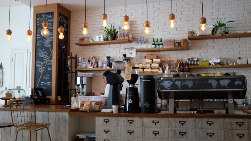 boutique-TOURVES-min_coffee_shop_light_cafe_coffee_shop-32620